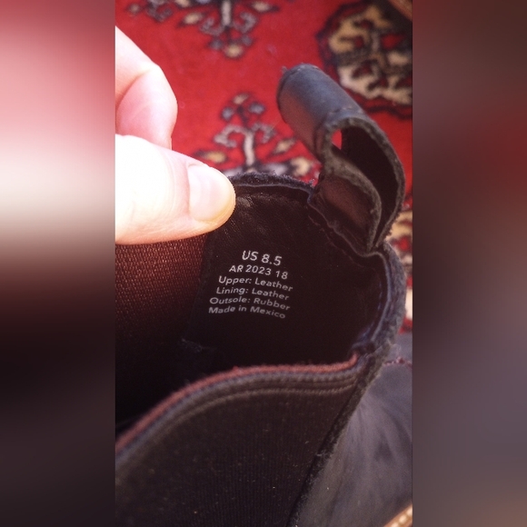 Nisolo Go-To Black Lug Leather Chelsea Boots - Picture 4 of 8